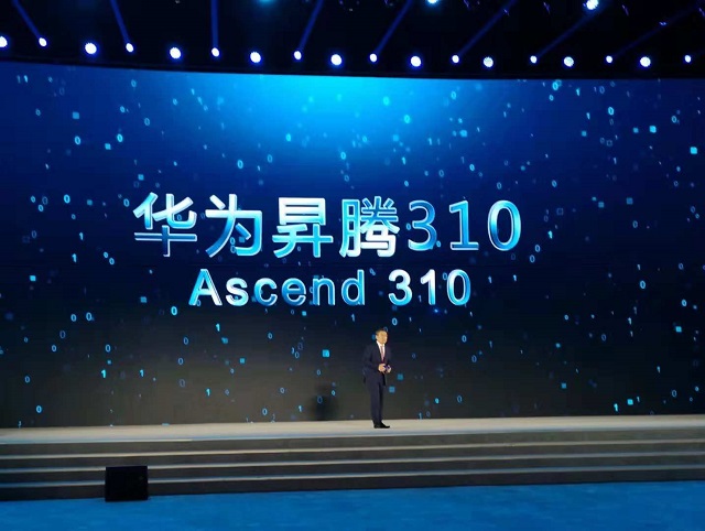 Yan Lida, President of Huawei Enterprise, presents the Ascend 310 chip to guests at the World Internet Conference (WIC) 2018