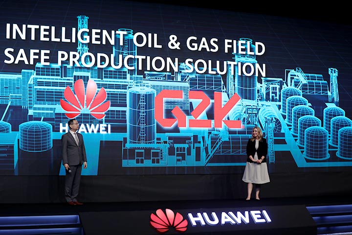 Huawei's Robin Lu and G2K Group's Christen Bear on stage at the Intelligent Oil & Gas Fields Solution launch