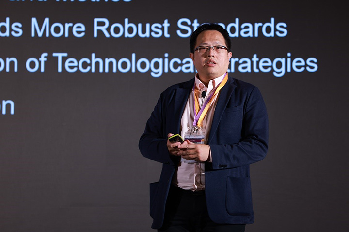 Lee Poh Seng from the National University of Singapore, presenting at the Huawei APAC Digital Innovation Conference 2022