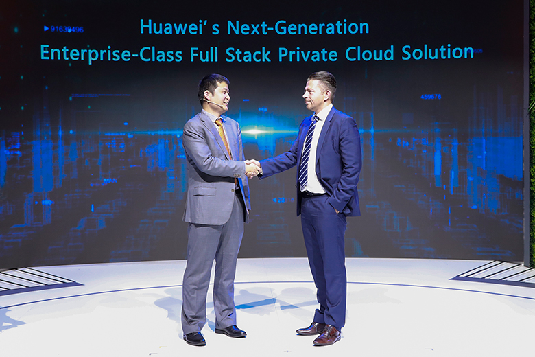 Huawei's William Dong and DU-IT's Stefan Soldat, jointly launching the private cloud solution, FusionCloud 6.3