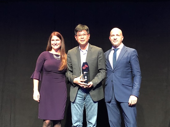 Huawei's Wangcheng Jiang receives the Business Transformation Award at IoT Solutions World Congress 2018, Barcelona, Spain