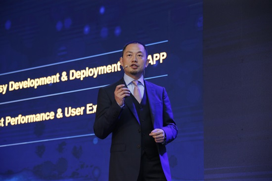 Qiu Heng, Chief Marketing Officer of the Huawei Enterprise Business Group, delivers a keynote speech at HAS 2018