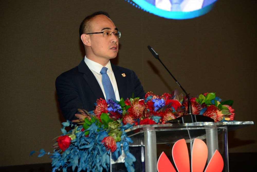 Victor Guo, President of Huawei's Sub-Saharan Africa Enterprise Business, delivering a speech