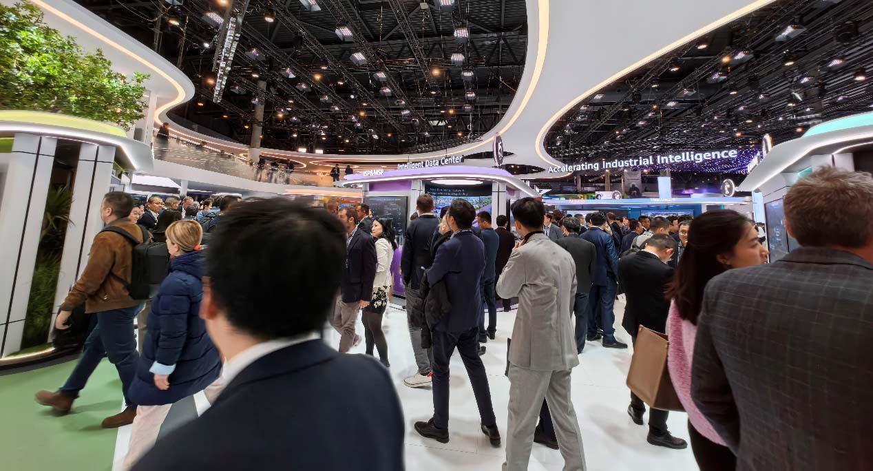 Huawei Enterprise Business Booth at MWC Barcelona 2025 with the theme of Accelerating Industrial Intelligence