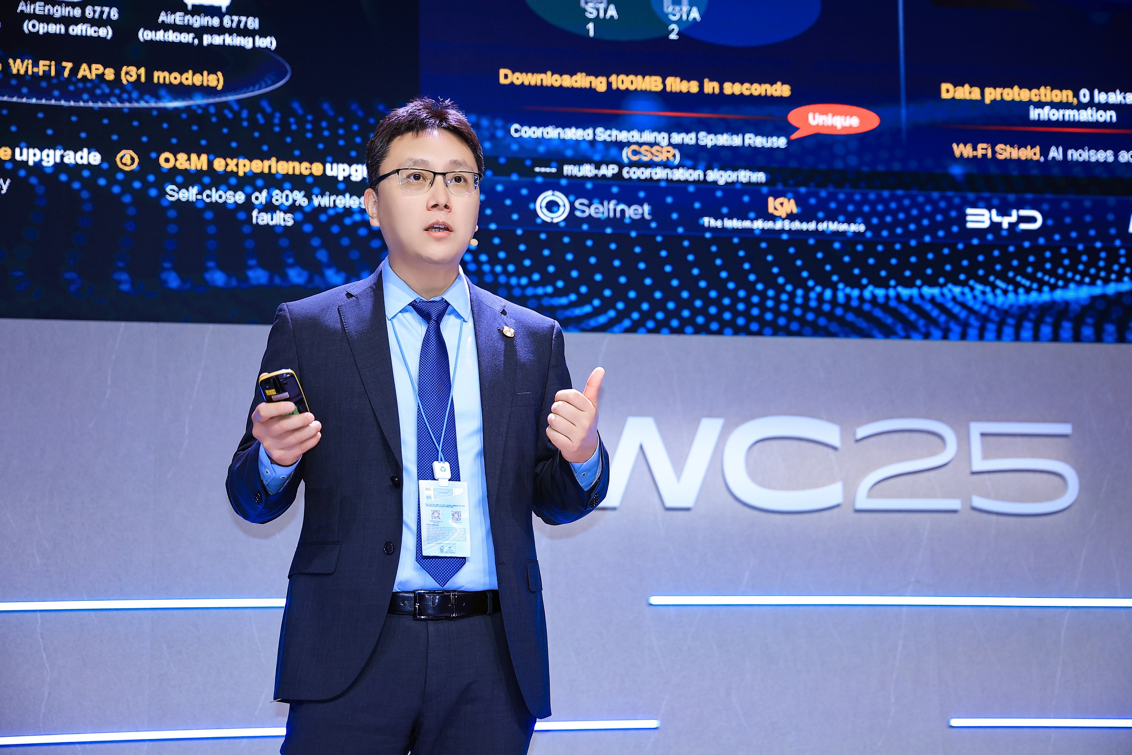 Sword Cheng, Vice President of Huawei's Data Communication Product Line, giving a keynote speech